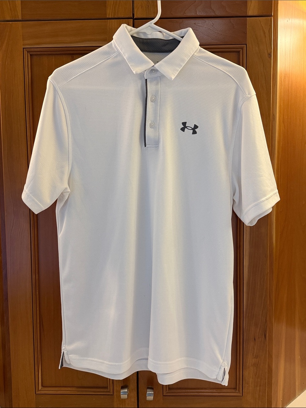 Men’s Under Armour Golf Polo Size Medium